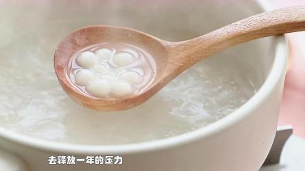 制作酒酿小圆子：简单易学的传统美食