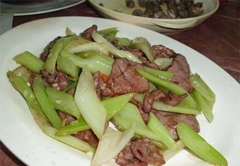 菜心炒牛肉：一道色香味俱佳的家常菜谱