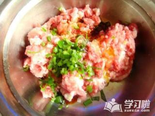 香菇饺子馅做法大全：美味营养的饺子馅制作指南