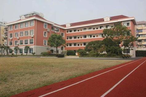 上海世外小学学费标准：每学期35000元