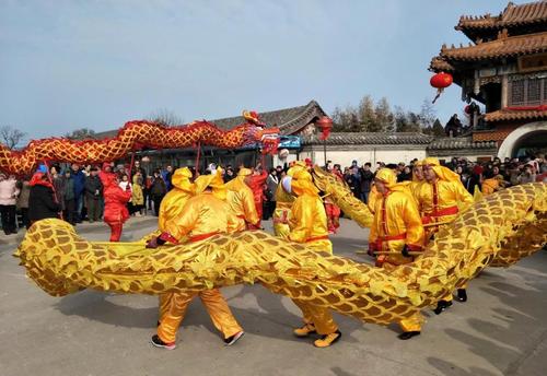 春节风俗习惯：舞狮、飘色、逛庙会，感受传统文化的魅力