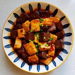 家常美味，轻松烹饪鸭血豆腐