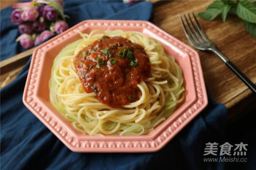 肉酱意面：家常美味背后的烹饪秘诀