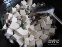 海蛎子炖豆腐：家常做法与营养秘诀一网打尽