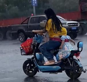 我回家晚了：雨中的经历与家人的牵挂