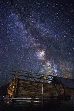 星空物语：深邃夜空的启示与人生智慧